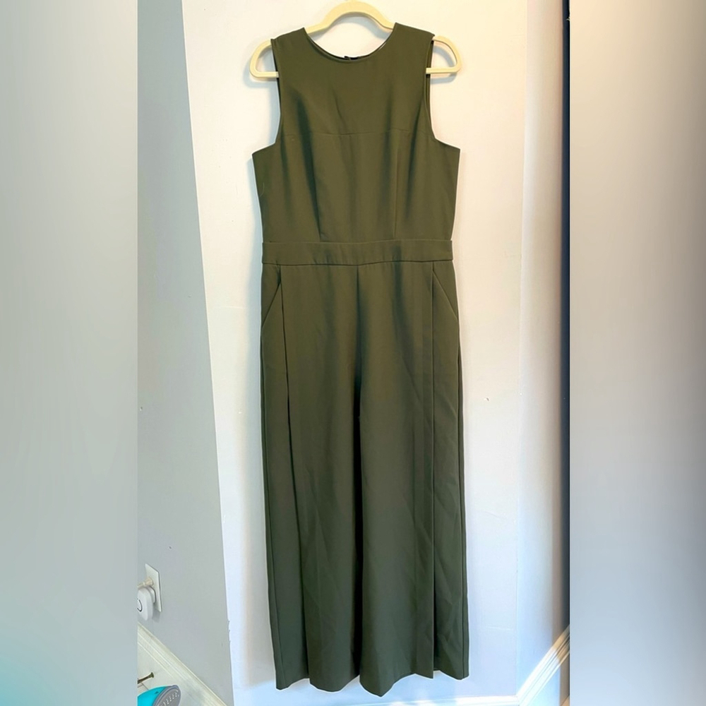 Gibson Latimer, 10, Women’s dark olive green back zip wide leg jumpsuit EUC